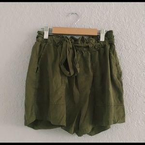 (SOLD) Army green, high waisted paper bag shorts